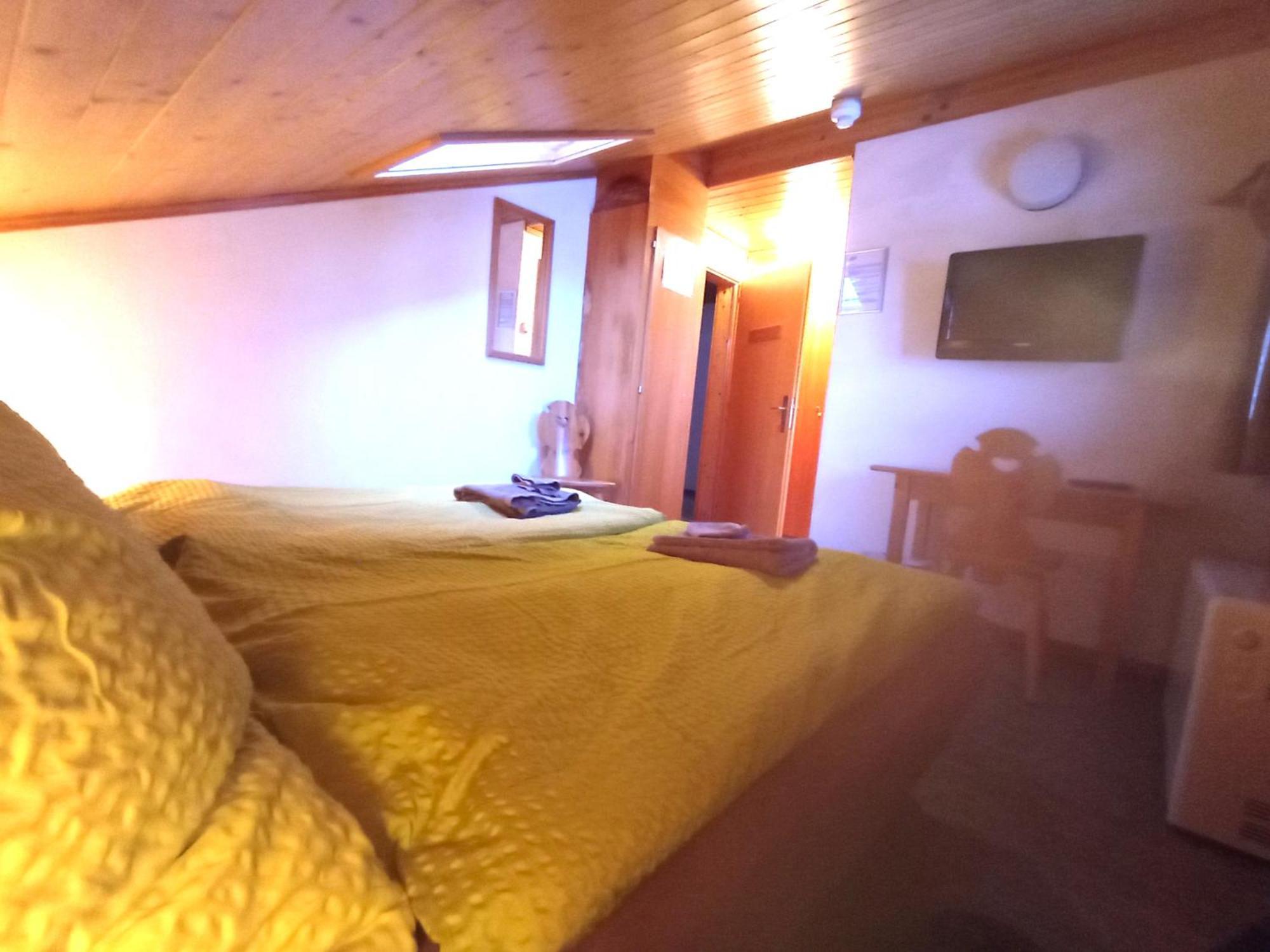 Chambre Double Doppelzimmer Camping Jaunpass Boltigen Bagian luar foto
